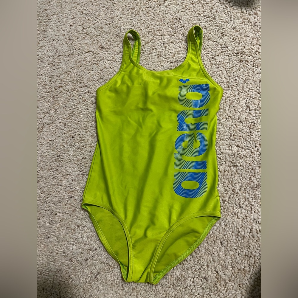Arena one piece swimsuit sz 160cm